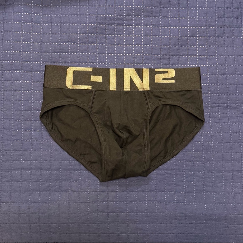 Men’s Black Briefs. Medium. New.